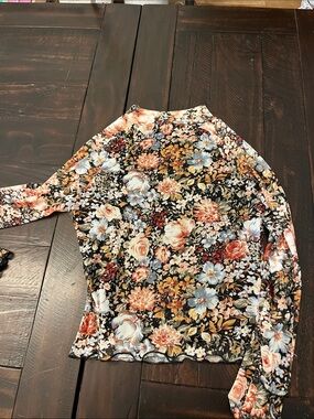 Floral Long-Sleeve Women's Top - Black Multi